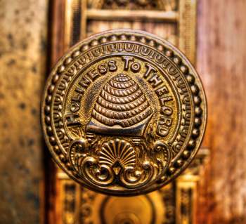 En: The Lost Symbols of Freemasonry: The Beehive – Freimaurer-Wiki