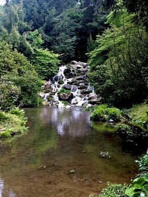 Jussowwasserfall Wilhelmshöhe.jpg